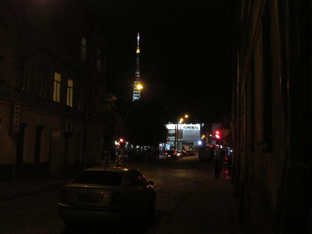 Near Opera Apartment Lviv Exterior foto