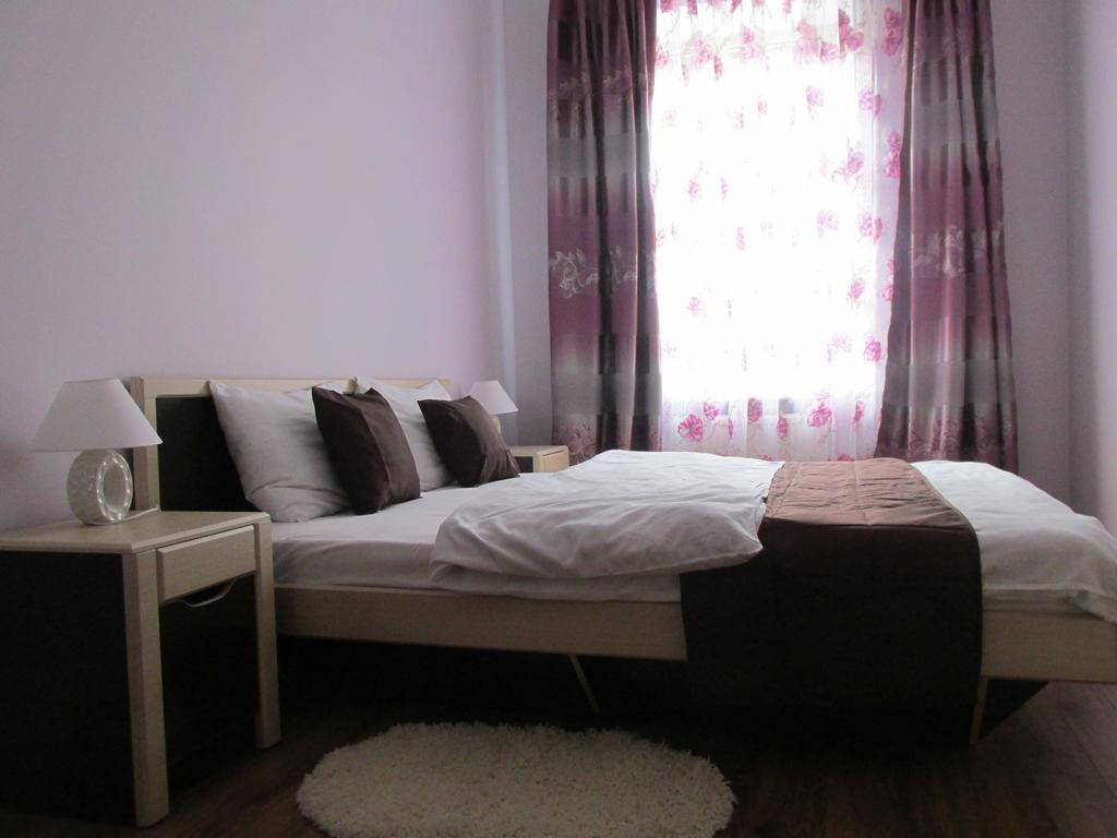 Near Opera Apartment Lviv Exterior foto