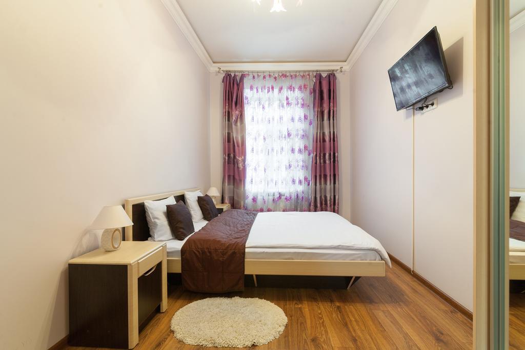 Near Opera Apartment Lviv Exterior foto