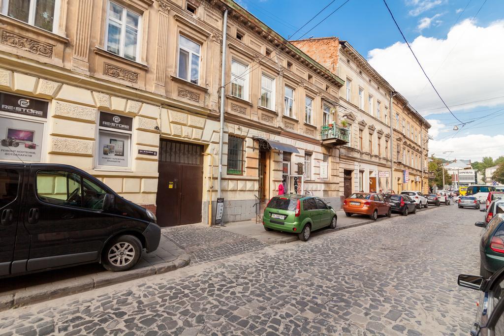 Near Opera Apartment Lviv Exterior foto